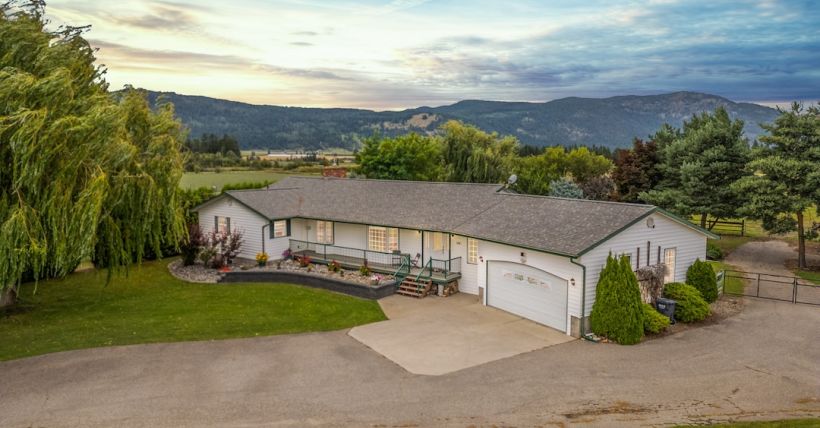 Spallumcheen BC Real Estate | 1176 Thomas Hayes Road
